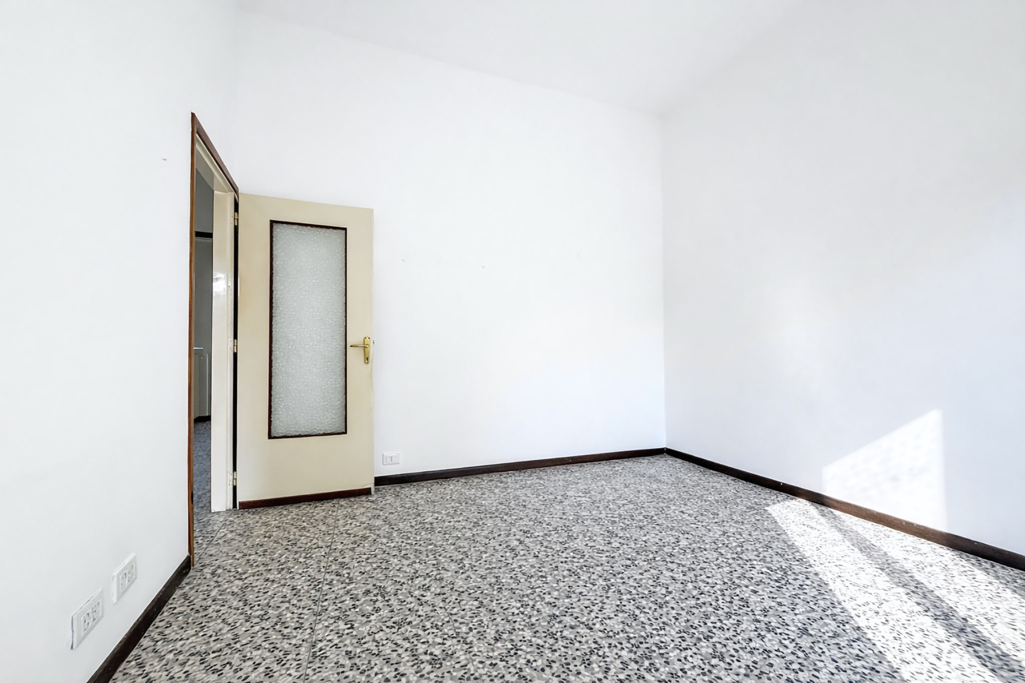 v0976-14_c02 2 locali da ristrutturare in vendita a Novara, Torrion Quartara – foto 14