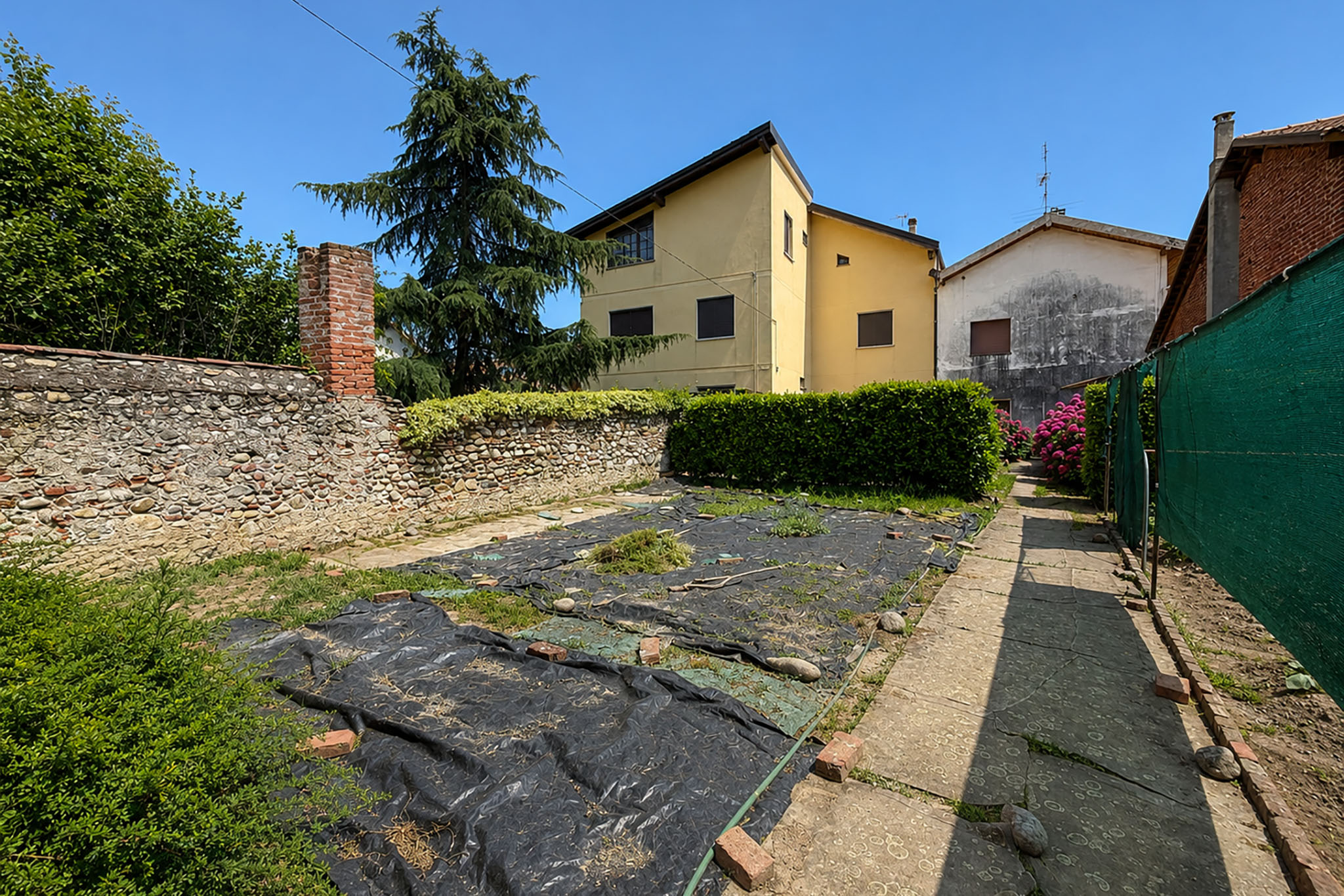 Appartamenti indipendenti con box e aree verdi in vendita a Momo – foto 26