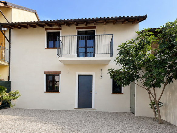 Casa indipendente con cortile in vendita a Confienza – foto 1