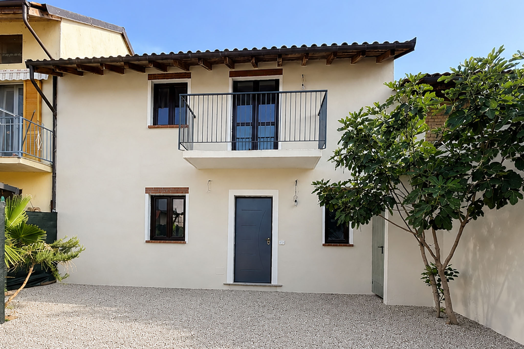 Casa indipendente con cortile in vendita a Confienza – foto 1