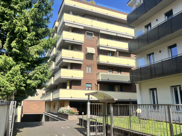 Box auto in zona centro in vendita a Novara, Centro – foto 1