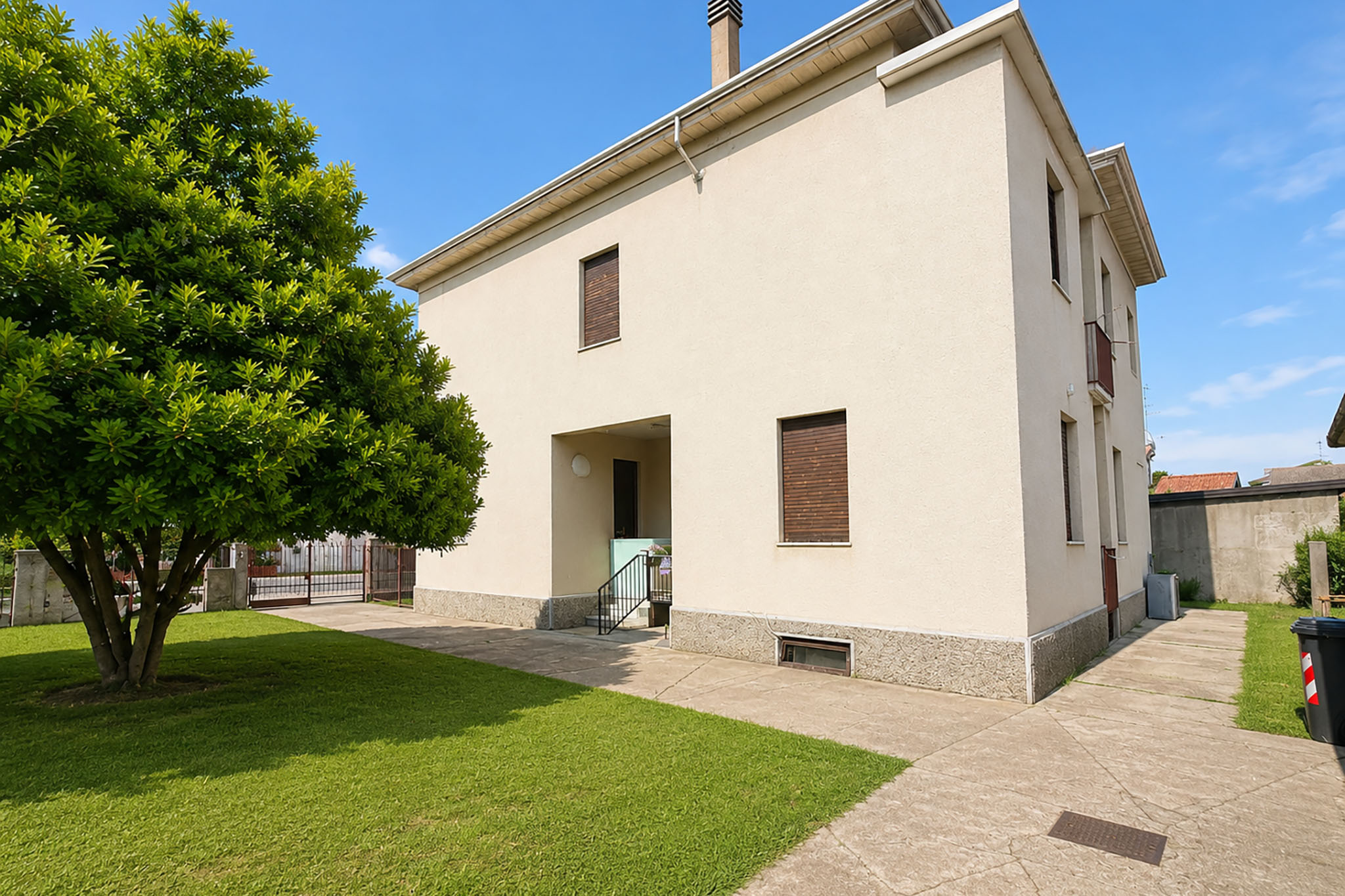 v0997-33-giard04-copia Villa bifamiliare con giardino in vendita a Novara, Veveri – foto 33