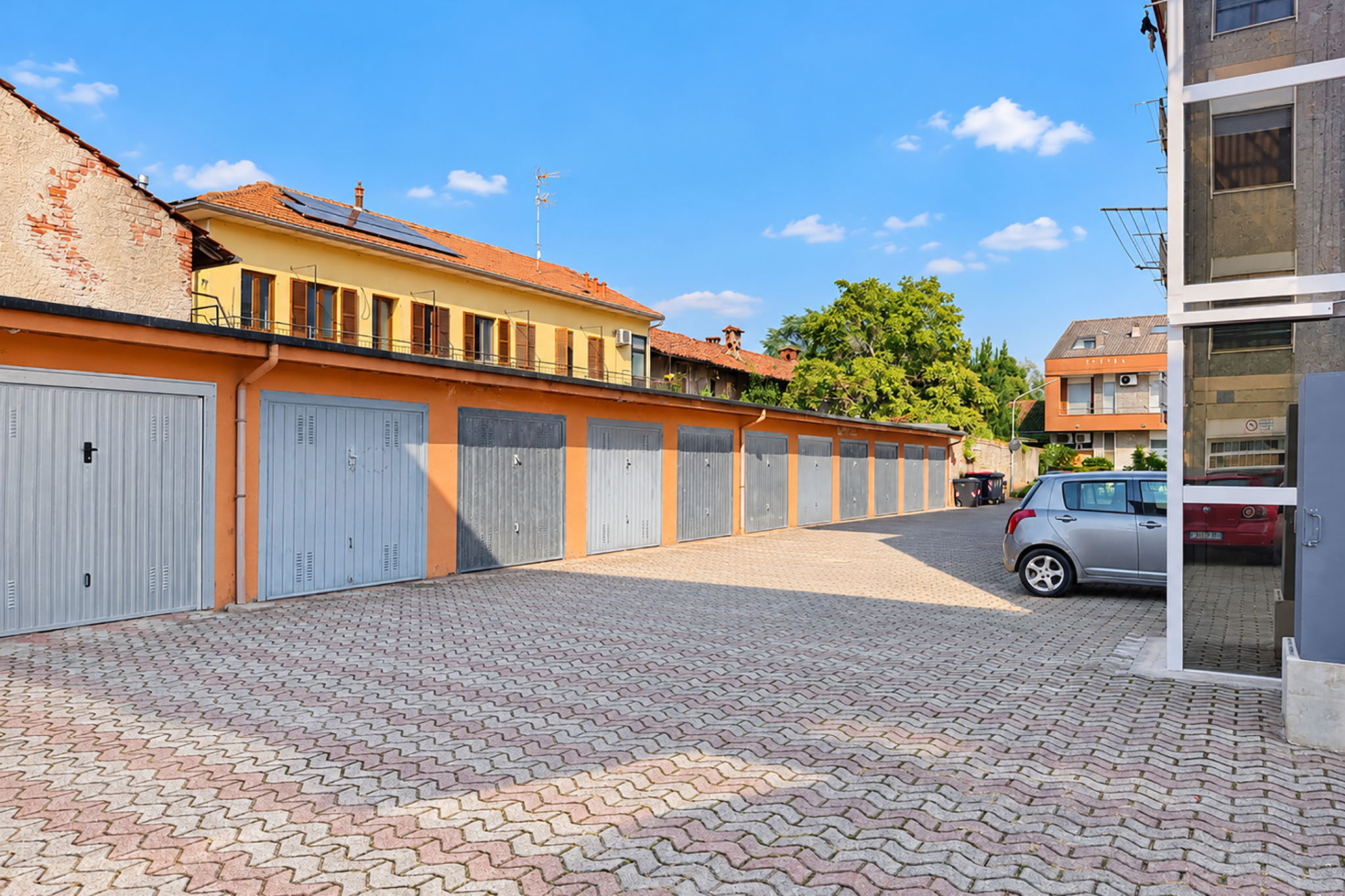 Trilocale con doppi servizi e box auto a Novara Vignale – foto 28