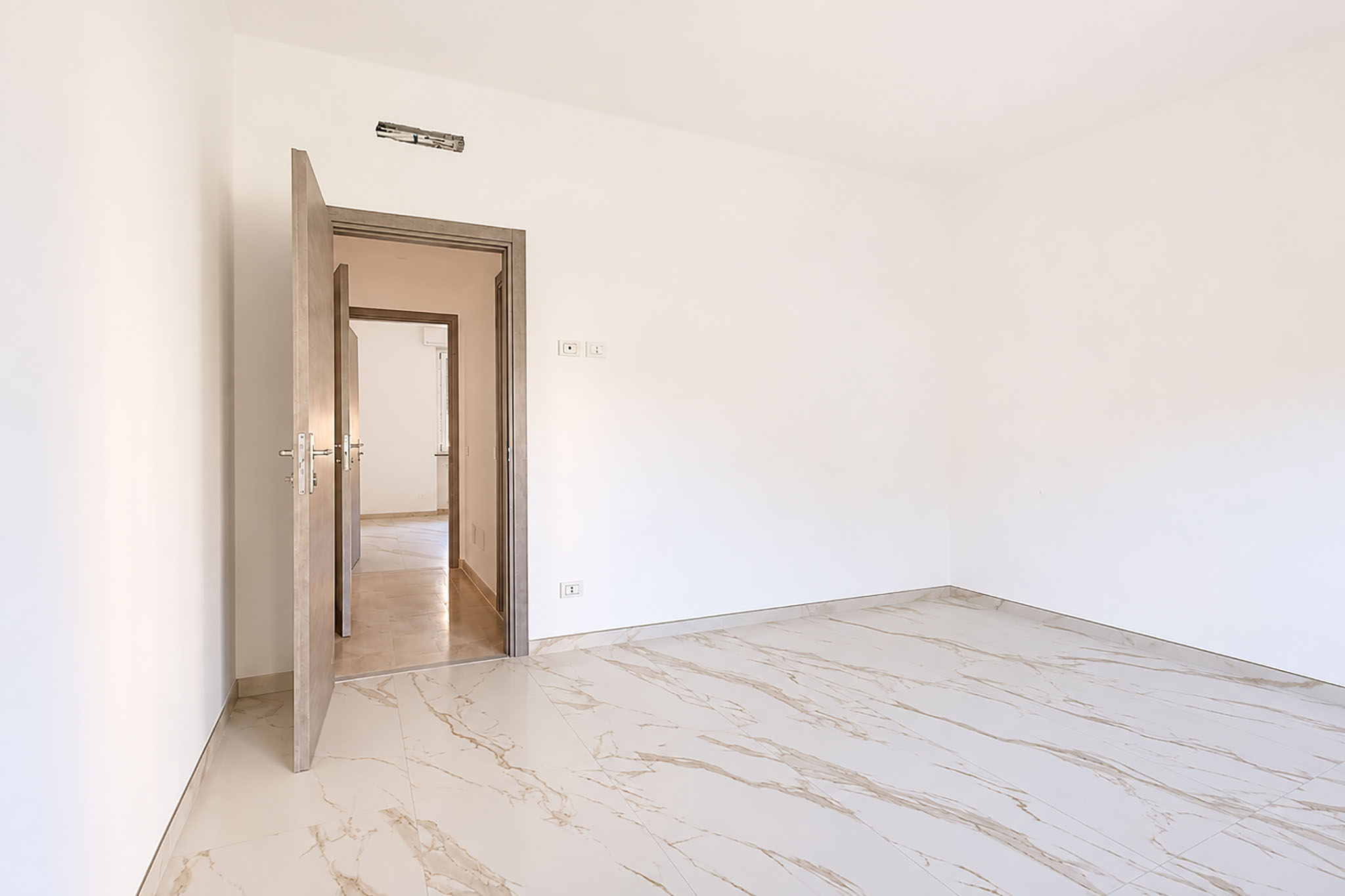 Camera matrimoniale – quadrilocale in via Brofferio 15, Novara San Rocco